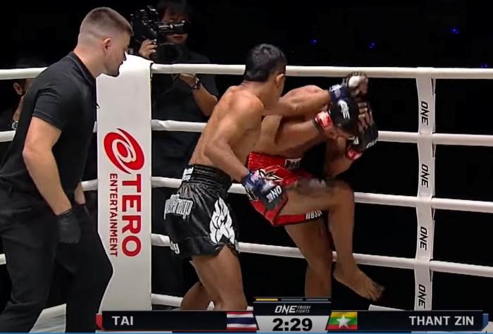 Myanmar fighter Thant Zin knocked Thai fighter